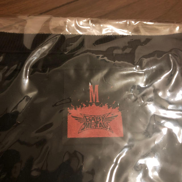 BABYMETAL(ベビーメタル)の【新品】ベビーメタル Tシャツ エンタメ/ホビーのタレントグッズ(ミュージシャン)の商品写真