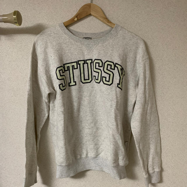 STUSSY(ステューシー)のステューシートレーナー レディースのトップス(トレーナー/スウェット)の商品写真