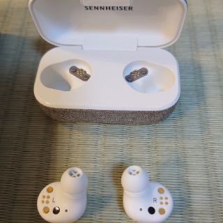 ゼンハイザー(SENNHEISER)の【超美品】ゼンハイザー Momentum true wireless 2(ヘッドフォン/イヤフォン)