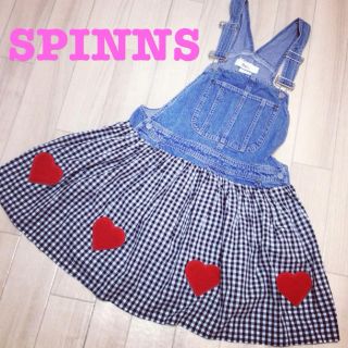 スピンズ(SPINNS)の♡ワッペン付きOP 送込(ひざ丈ワンピース)