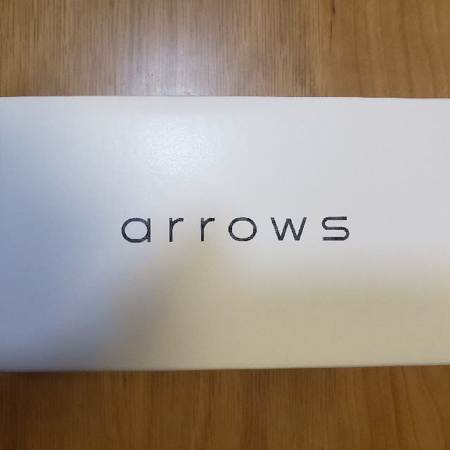 arrows M05 シムフリー 新品 未開封 スマホ/家電/カメラのスマートフォン/携帯電話(スマートフォン本体)の商品写真