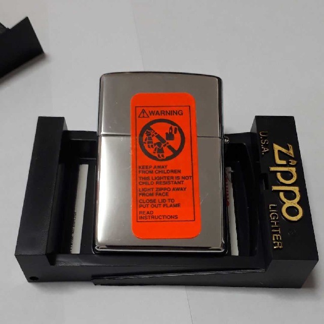 ZIPPO(ジッポー)の7月特価‼️　バスキア　ジッポー　レッドマン　デザイン　Zippo メンズのメンズ その他(その他)の商品写真