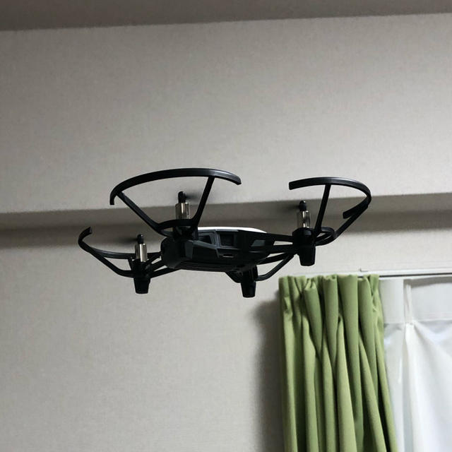 DJI Tello フルセット(くろクマ様) エンタメ/ホビーのおもちゃ/ぬいぐるみ(トイラジコン)の商品写真