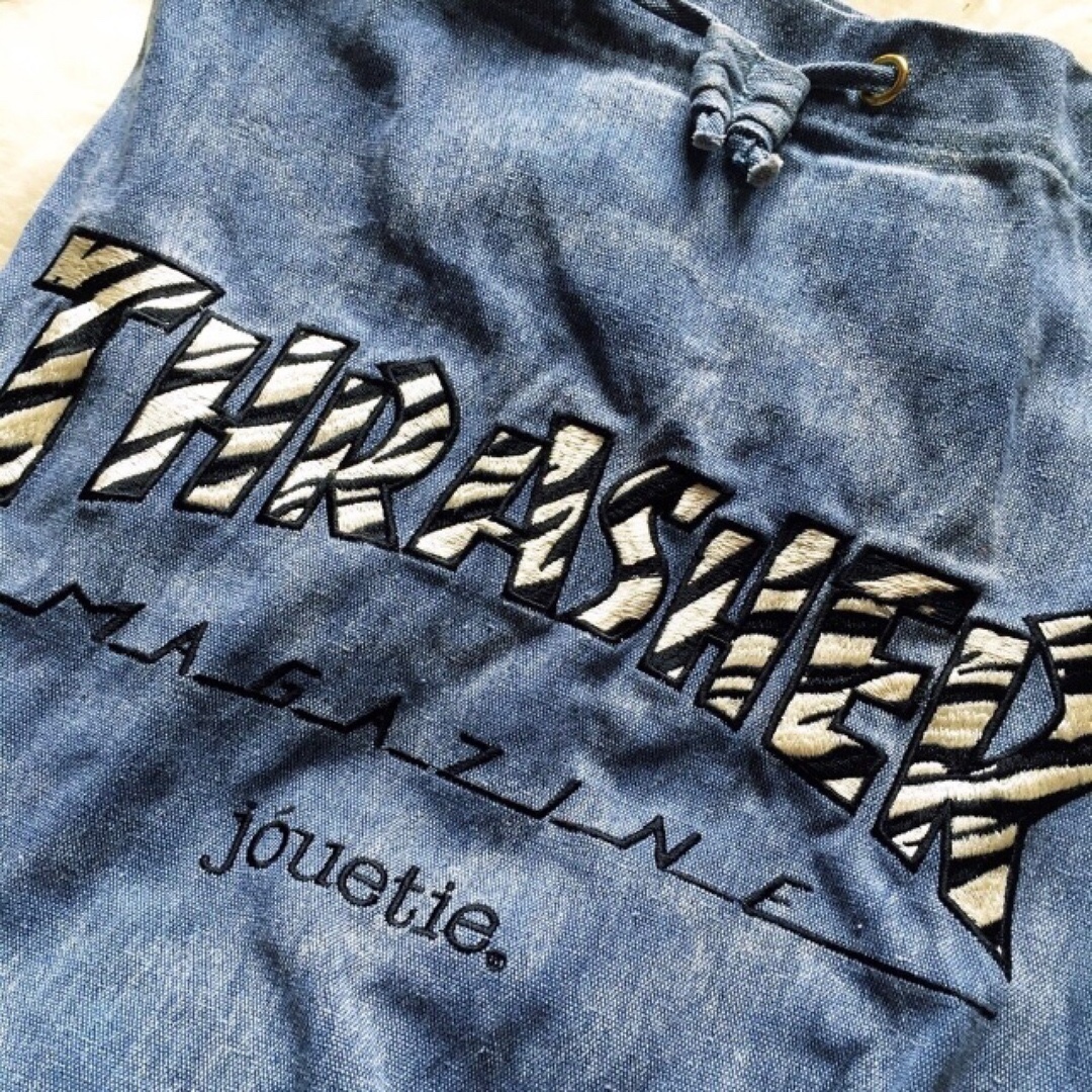 jouetie(ジュエティ)のTHRASHER コラボゼブラロゴエコBAG jouetie リュック バッグ レディースのバッグ(リュック/バックパック)の商品写真