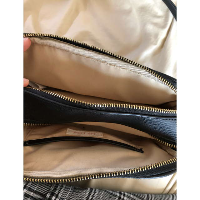 LIZ LISA(リズリサ)のLIZLISA ハート刺繍ポシェット レディースのバッグ(ショルダーバッグ)の商品写真