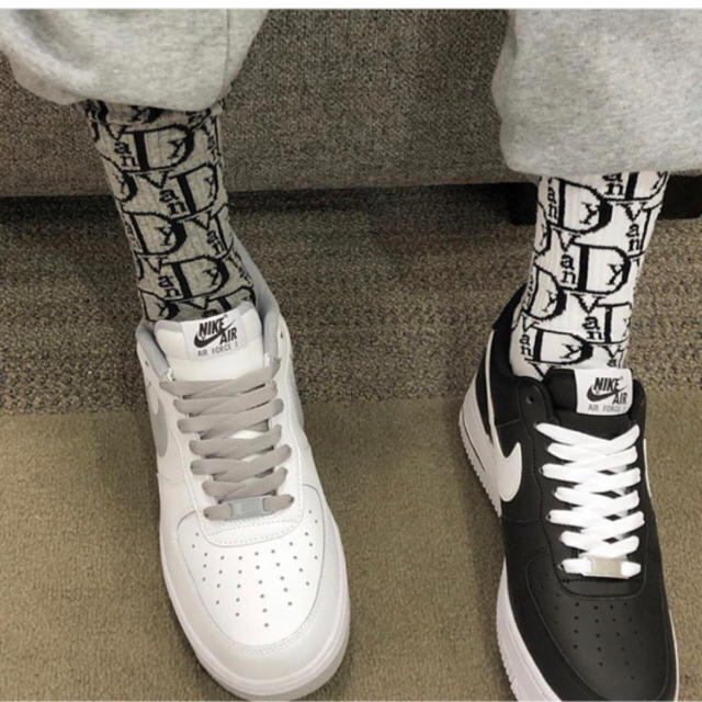 Supreme(シュプリーム)の最安値！即購入OK vandy the pink socks  メンズのレッグウェア(ソックス)の商品写真