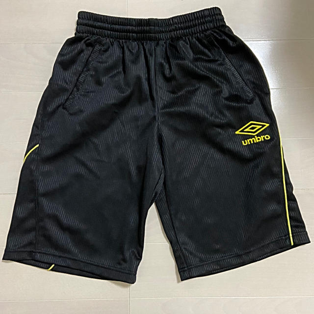 UMBRO(アンブロ)の美品☆アンブロ　ハーフパンツ 160 スポーツ/アウトドアのサッカー/フットサル(ウェア)の商品写真