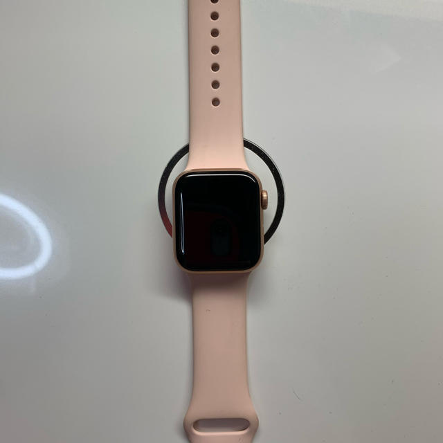 Apple Watch Series 4（GPSモデル）- 40mm