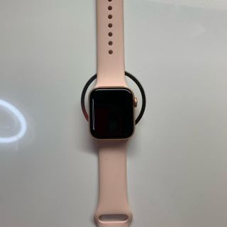 Apple Watch Series 4（GPSモデル）- 40mm (腕時計(デジタル))