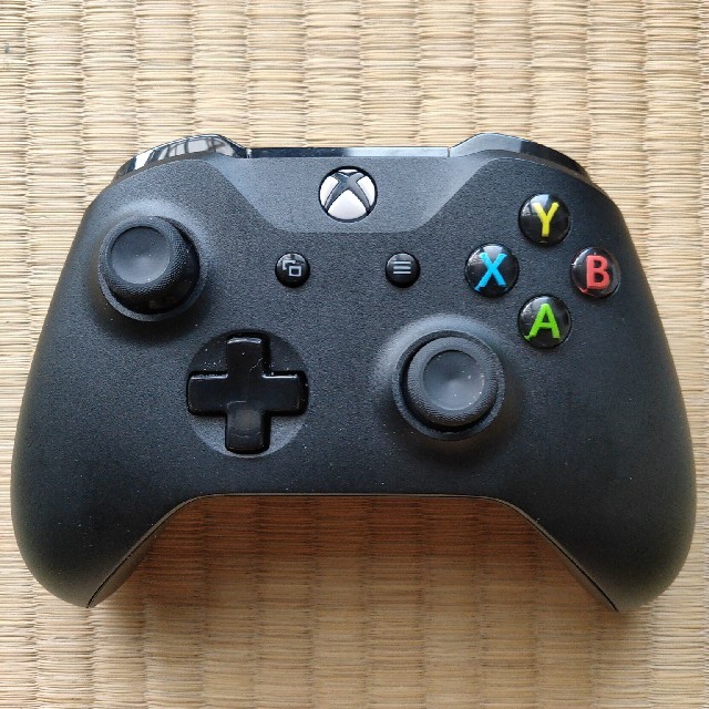 Xbox(エックスボックス)のXbox One 純正 ワイヤレス PCゲームコントローラー エンタメ/ホビーのゲームソフト/ゲーム機本体(家庭用ゲーム機本体)の商品写真