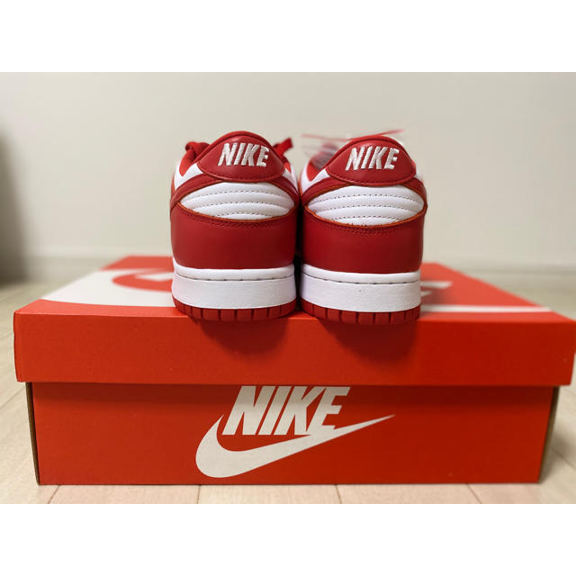 NIKE(ナイキ)のNIKE DUNK LOW university red 27㎝ メンズの靴/シューズ(スニーカー)の商品写真