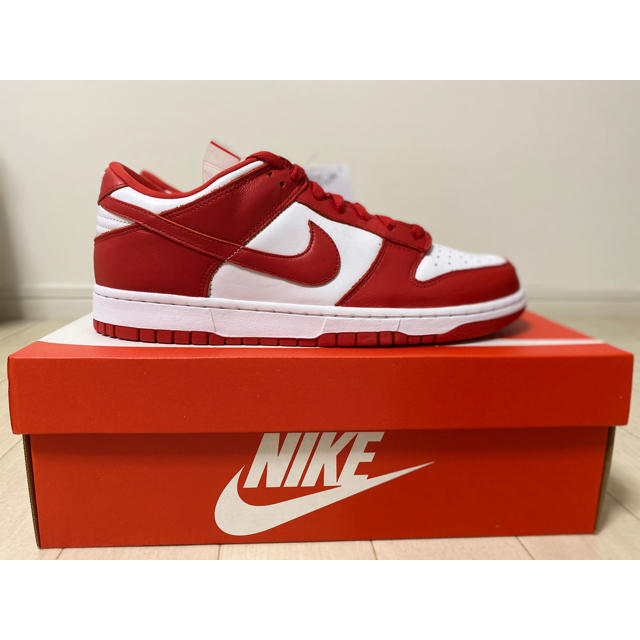 NIKE(ナイキ)のNIKE DUNK LOW university red 27㎝ メンズの靴/シューズ(スニーカー)の商品写真