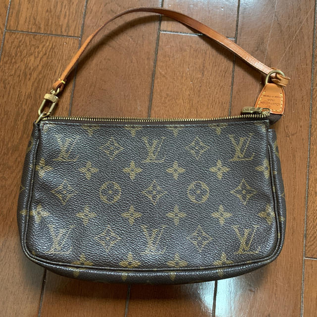 LV ルイヴィトンアクセサリーポーチレディース