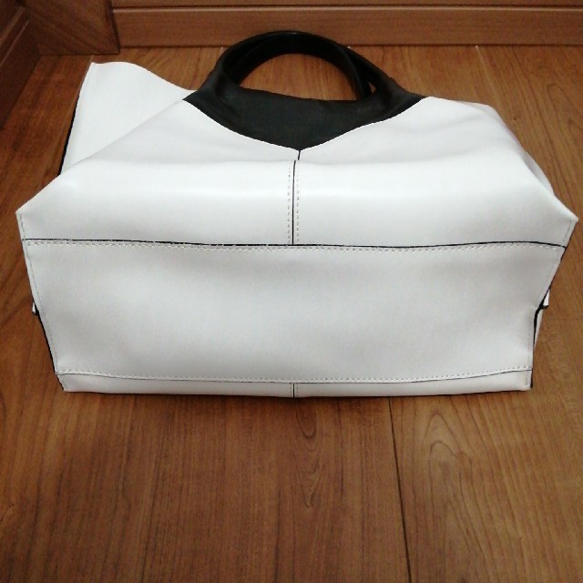 TOMORROWLAND(トゥモローランド)のゆーな様専用　GIANNI CHIARINI  バッグ レディースのバッグ(トートバッグ)の商品写真