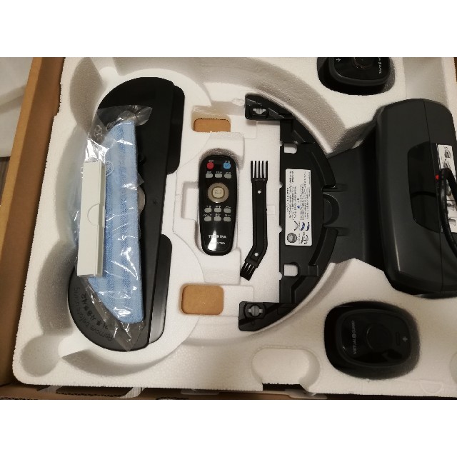 東芝(トウシバ)のtrangminhさま専用【難あり】東芝 ロボット掃除機 VC-RB8000 スマホ/家電/カメラの生活家電(掃除機)の商品写真