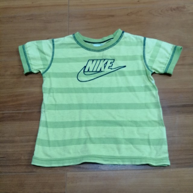 NIKE(ナイキ)のナイキ　Ｔシャツ　サイズ90 キッズ/ベビー/マタニティのキッズ服男の子用(90cm~)(Tシャツ/カットソー)の商品写真