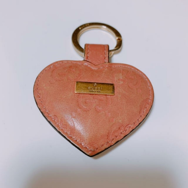 Gucci(グッチ)のGUCCIハート♥️キーホルダー レディースのファッション小物(キーホルダー)の商品写真