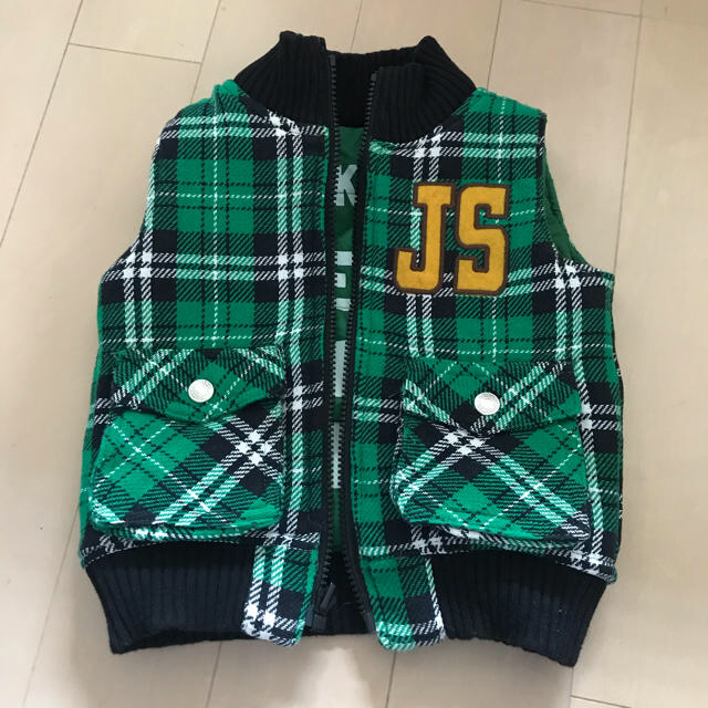 JUNK STORE(ジャンクストアー)のリバーシブル　中綿ベスト キッズ/ベビー/マタニティのキッズ服男の子用(90cm~)(その他)の商品写真