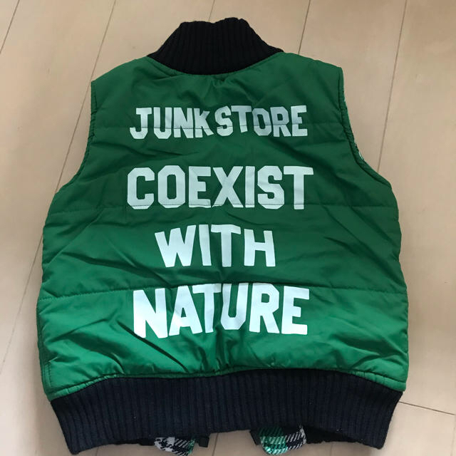 JUNK STORE(ジャンクストアー)のリバーシブル　中綿ベスト キッズ/ベビー/マタニティのキッズ服男の子用(90cm~)(その他)の商品写真