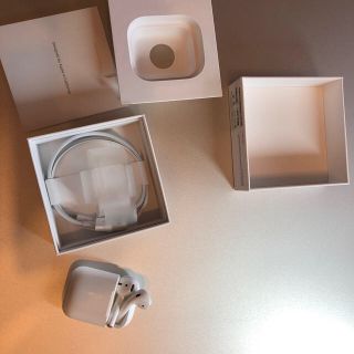 アップル(Apple)のAirPods2世代　mv7n2j/a(ヘッドフォン/イヤフォン)