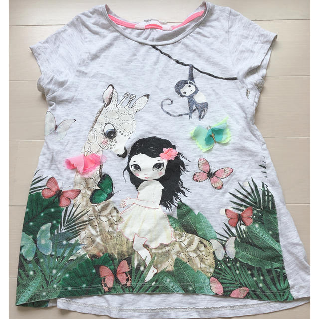 H&M(エイチアンドエム)のH&M Tシャツ　女の子　130 キッズ/ベビー/マタニティのキッズ服女の子用(90cm~)(Tシャツ/カットソー)の商品写真