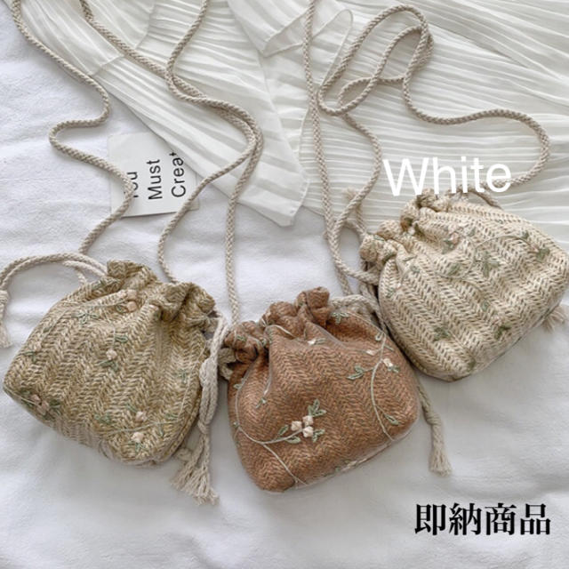 dholic(ディーホリック)の【新品♡巾着ショルダーバッグ】花柄刺繍/White レディースのバッグ(ショルダーバッグ)の商品写真