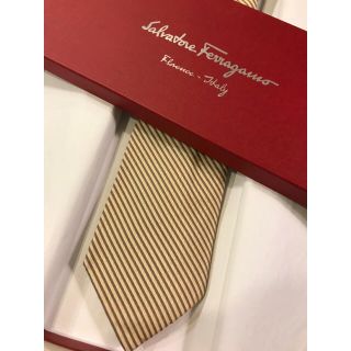 サルヴァトーレフェラガモ(Salvatore Ferragamo)の【極美品】フェラガモネクタイ(ネクタイ)