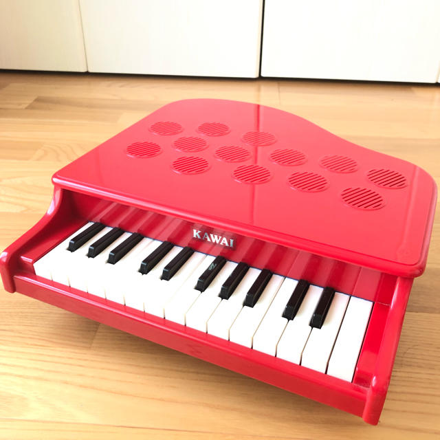 KAWAI カワイ ミニグランドピアノおもちゃ キッズ/ベビー/マタニティのおもちゃ(楽器のおもちゃ)の商品写真