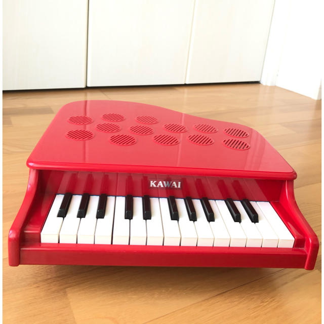KAWAI カワイ ミニグランドピアノおもちゃ キッズ/ベビー/マタニティのおもちゃ(楽器のおもちゃ)の商品写真