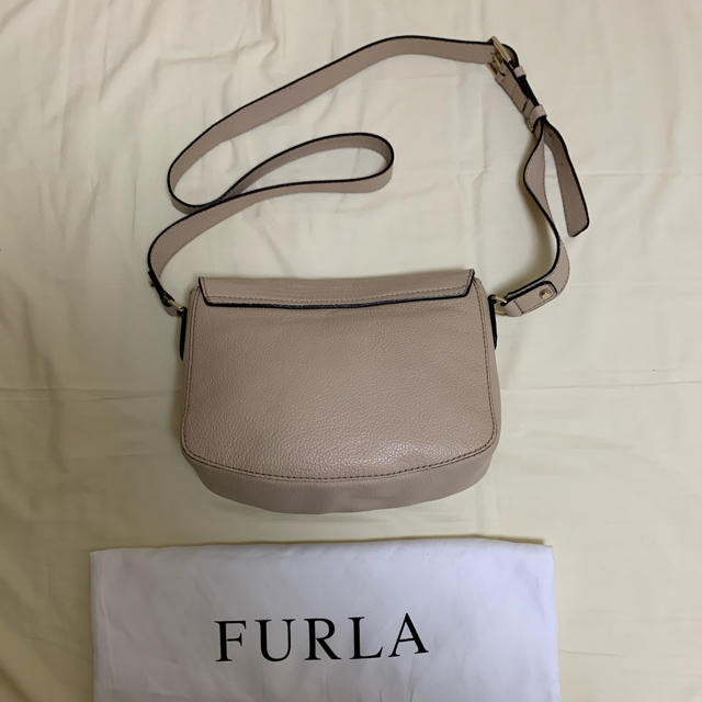 Furla(フルラ)のさくらさくさま専用⭐︎美品　フルラ　ショルダーバッグ　ベージュ　レザー　バッグ レディースのバッグ(ショルダーバッグ)の商品写真