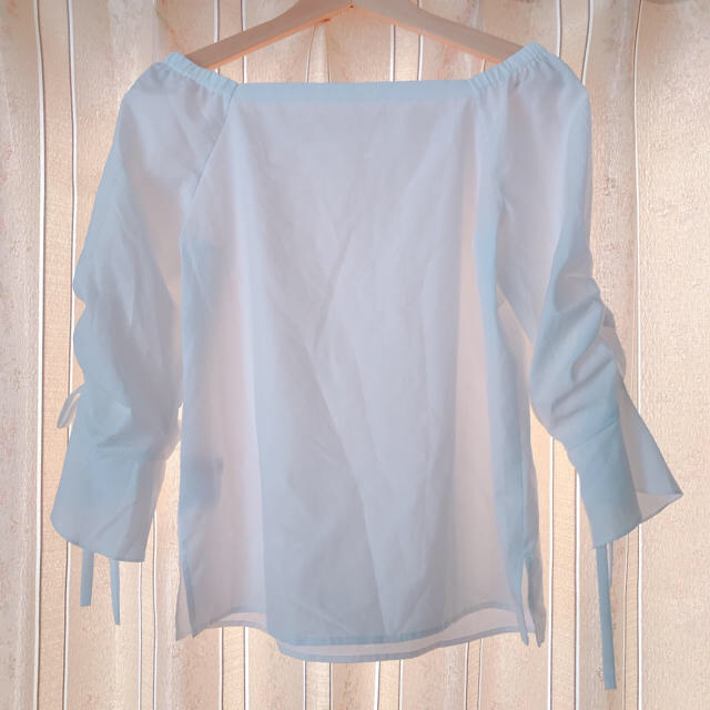 Apuweiser-riche(アプワイザーリッシェ)の୨୧ Apuweiser-riche blouse white お値下げ中 レディースのトップス(シャツ/ブラウス(長袖/七分))の商品写真