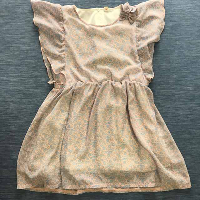 120センチ　ワンピース  キッズ/ベビー/マタニティのキッズ服女の子用(90cm~)(ワンピース)の商品写真