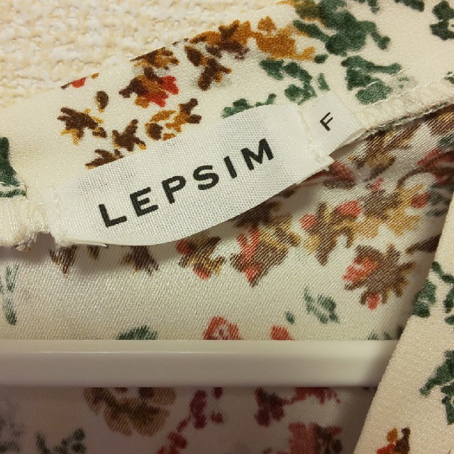 LEPSIM(レプシィム)のLEPSIM  花柄 ブラウス レディースのトップス(シャツ/ブラウス(長袖/七分))の商品写真