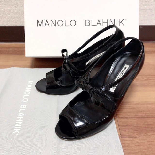 MANOLO BLAHNIK(マノロブラニク)のパンプス レディースの靴/シューズ(ハイヒール/パンプス)の商品写真