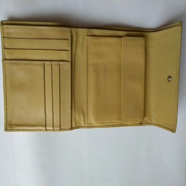 PRADA(プラダ)のPRADA　プラダ　三つ折り財布 レディースのファッション小物(財布)の商品写真