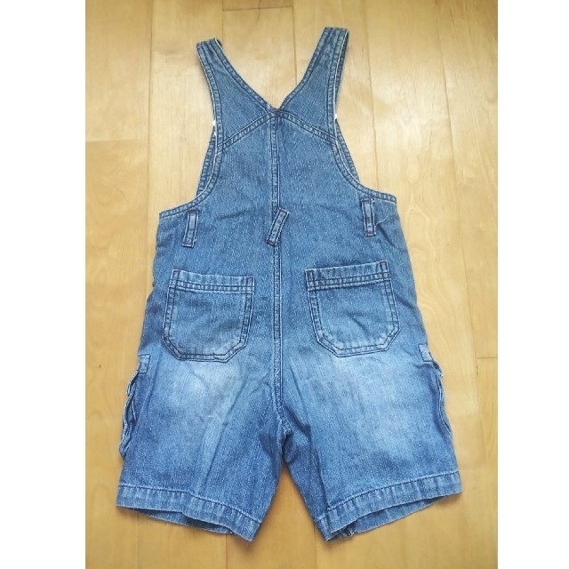 BeBe(ベベ)の90 オーバーオール  べべ デニム生地  キッズ/ベビー/マタニティのキッズ服男の子用(90cm~)(その他)の商品写真