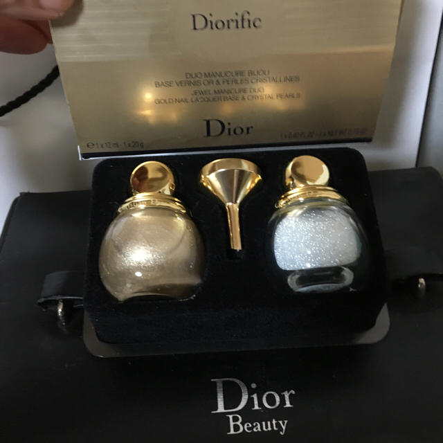 Dior(ディオール)のDior マニキュア🎄クリスマス限定品 コスメ/美容のネイル(マニキュア)の商品写真