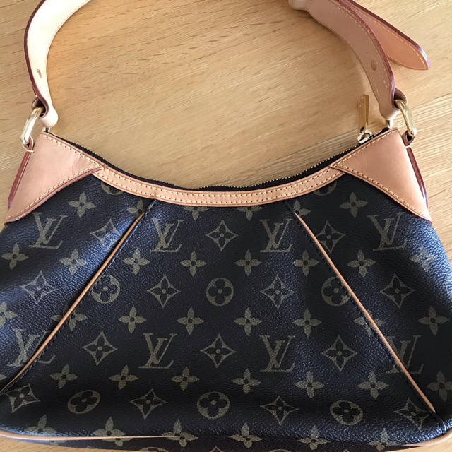 LOUIS VUITTON(ルイヴィトン)の◎ルイ　ヴィトン◎ テムズ　PM モノグラム レディースのバッグ(ショルダーバッグ)の商品写真