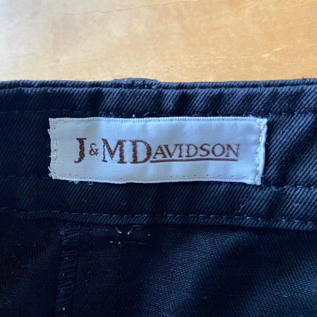 J&M DAVIDSON(ジェイアンドエムデヴィッドソン)のセール！ J&M DAVIDSON ワンプリーツ ひざ丈スカート 黒 S レディースのスカート(ひざ丈スカート)の商品写真