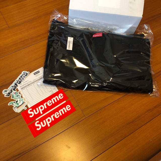 Supreme(シュプリーム)のSupreme cutout logo crewneck  L 未使用 メンズのトップス(スウェット)の商品写真