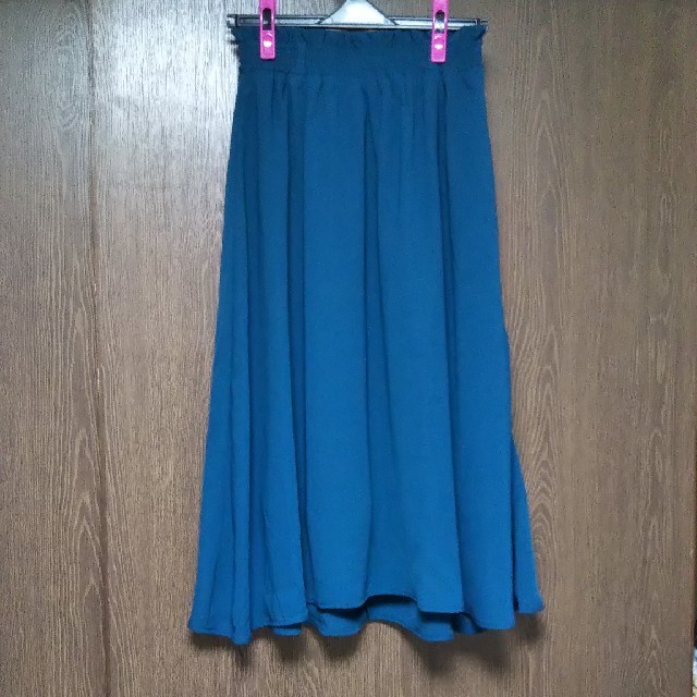 しまむら(シマムラ)のブルーグリーンのミモレ丈スカート レディースのスカート(ロングスカート)の商品写真