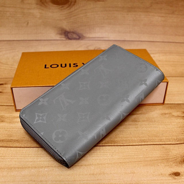 LOUIS VUITTON(ルイヴィトン)の正規品【2018年限定品】LOUIS VUITTON 長財布 レディースのファッション小物(財布)の商品写真