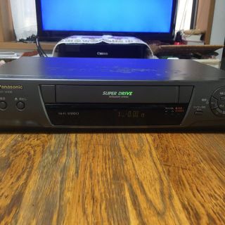 パナソニック Panasonic  VHS ビデオデッキ  NV-H100