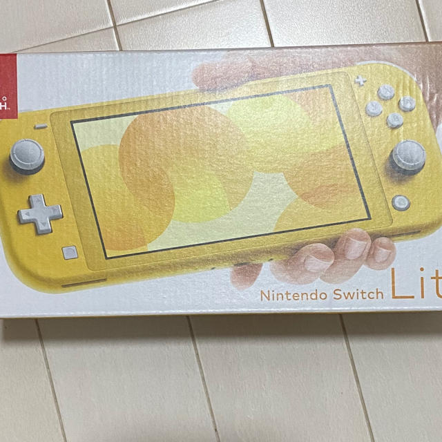 Nintendo Switch(ニンテンドースイッチ)のswitch lite yellow イエロー　新品 エンタメ/ホビーのゲームソフト/ゲーム機本体(家庭用ゲーム機本体)の商品写真