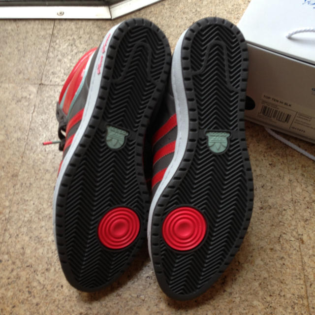 adidas(アディダス)のadidas スニーカー 新品 レディースの靴/シューズ(スニーカー)の商品写真