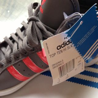 アディダス(adidas)のadidas スニーカー 新品(スニーカー)