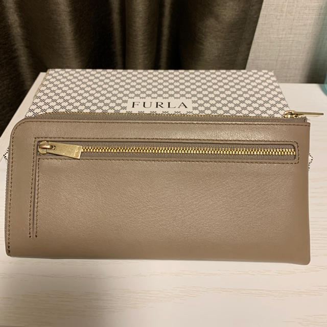 Furla(フルラ)のFURLA  フルラ　長財布　MINERVA L型ジップ レディースのファッション小物(財布)の商品写真