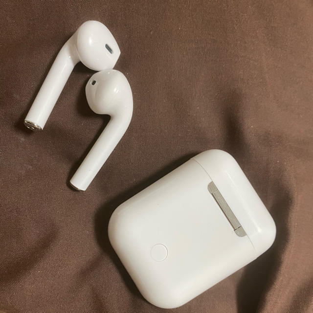 Apple(アップル)のAirPods スマホ/家電/カメラのオーディオ機器(ヘッドフォン/イヤフォン)の商品写真