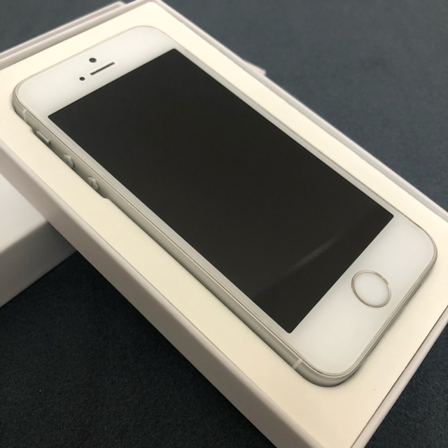 iPhone SE 32GB Silver UQmobile版 - スマートフォン本体