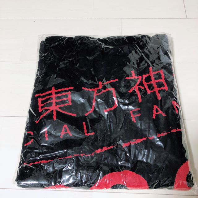 東方神起(トウホウシンキ)のBigeast限定ジャンボタオル(BLACK) エンタメ/ホビーのCD(K-POP/アジア)の商品写真